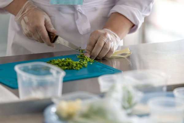 Augmentez votre sécurité en cuisine : Les avantages d"une hotte aspirante avec détecteur de fumée intégré